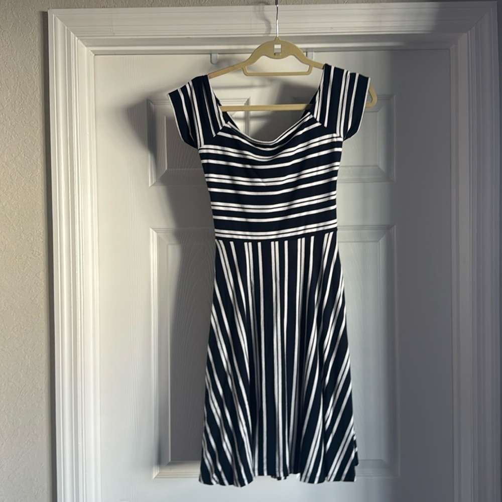 Cap sleeve navy striped dresss